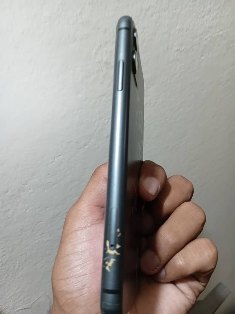 Apple iPhone 11 7