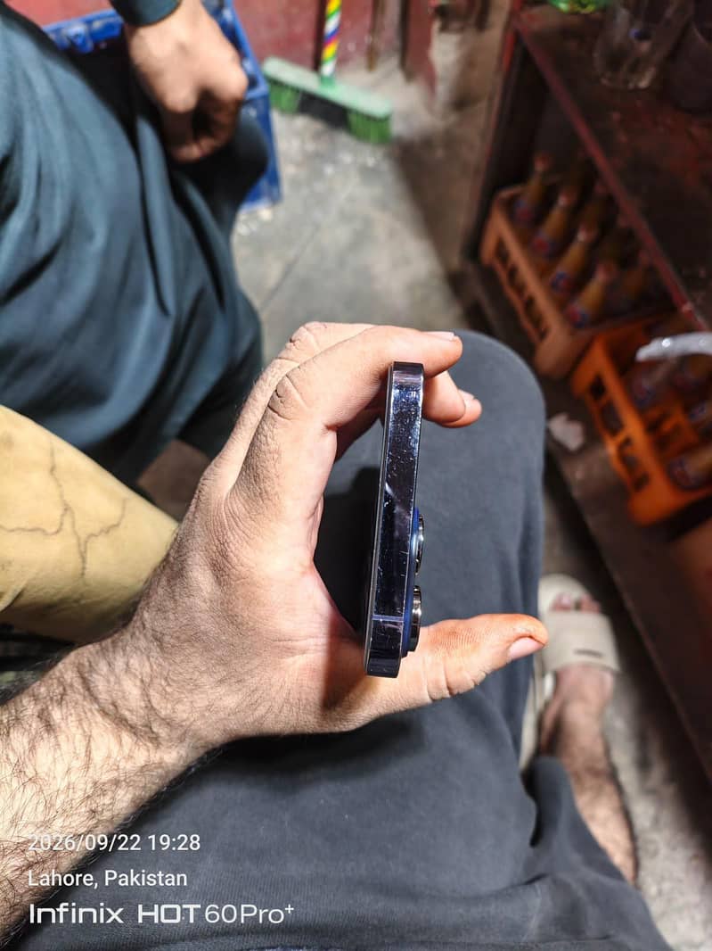 Apple iPhone 14 Pro Max 1