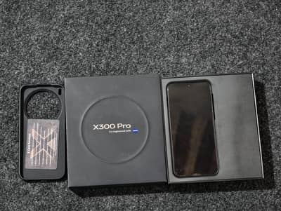 Vivo X300 Pro | 16 • 512