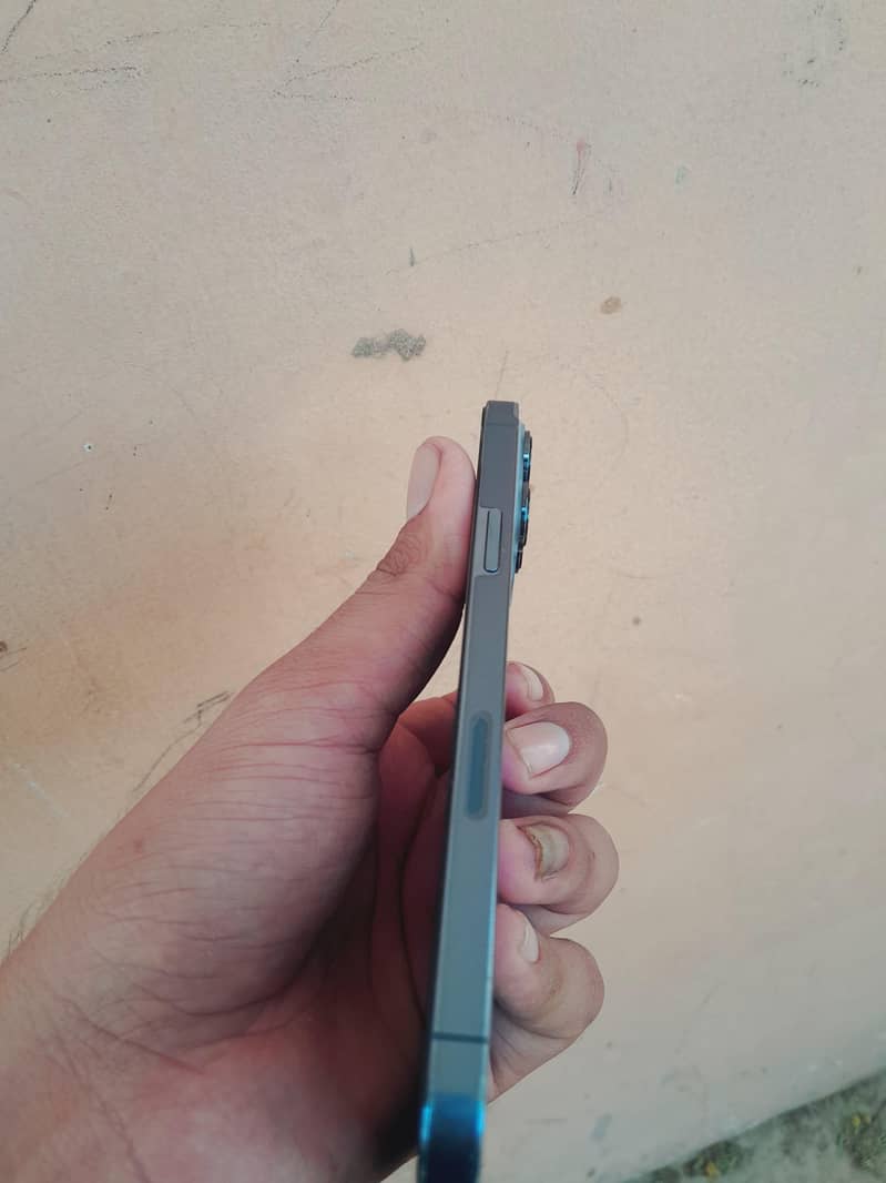 Apple iPhone 13 Pro Max 5