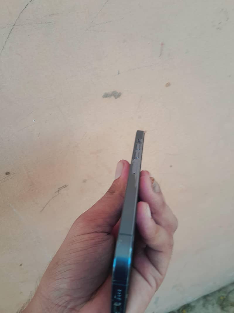 Apple iPhone 13 Pro Max 6