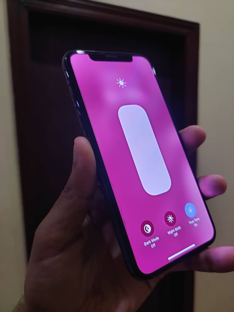 Apple iPhone XS 4