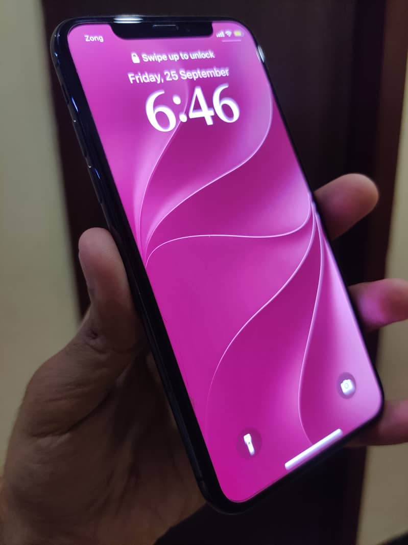 Apple iPhone XS 7