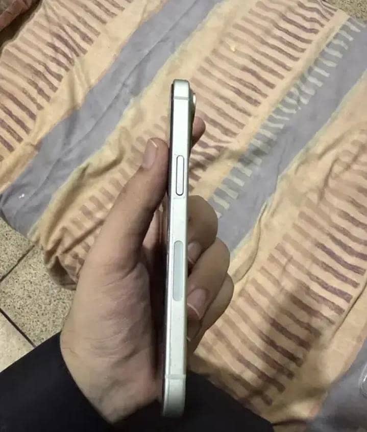Apple iPhone 15 1
