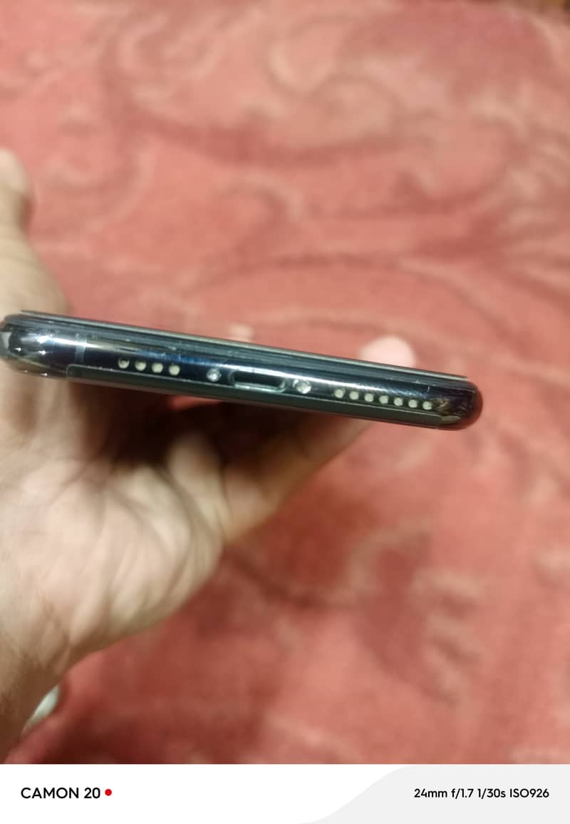 Apple iPhone Xs max 2