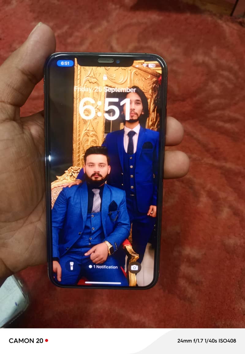 Apple iPhone Xs max 6