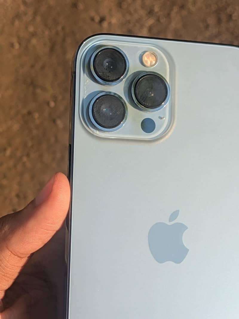 Apple iPhone 13 Pro Max 1