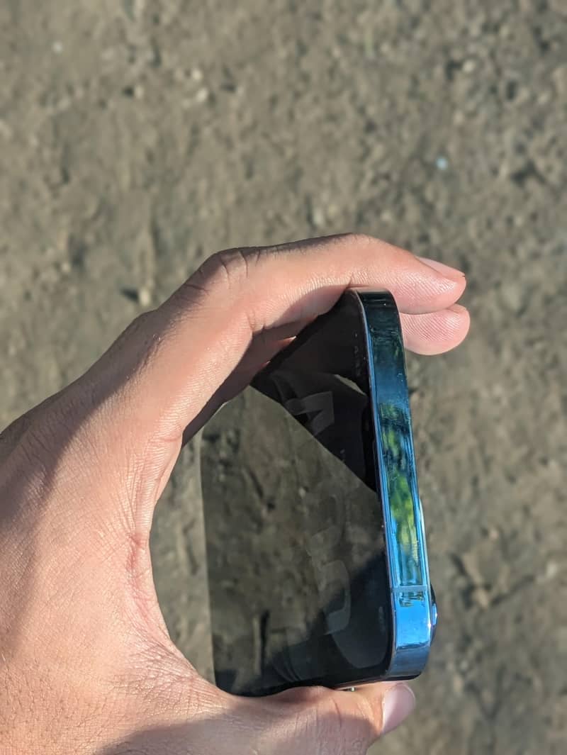 Apple iPhone 13 Pro Max 4