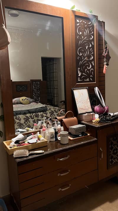 Bedset and dressing for sale