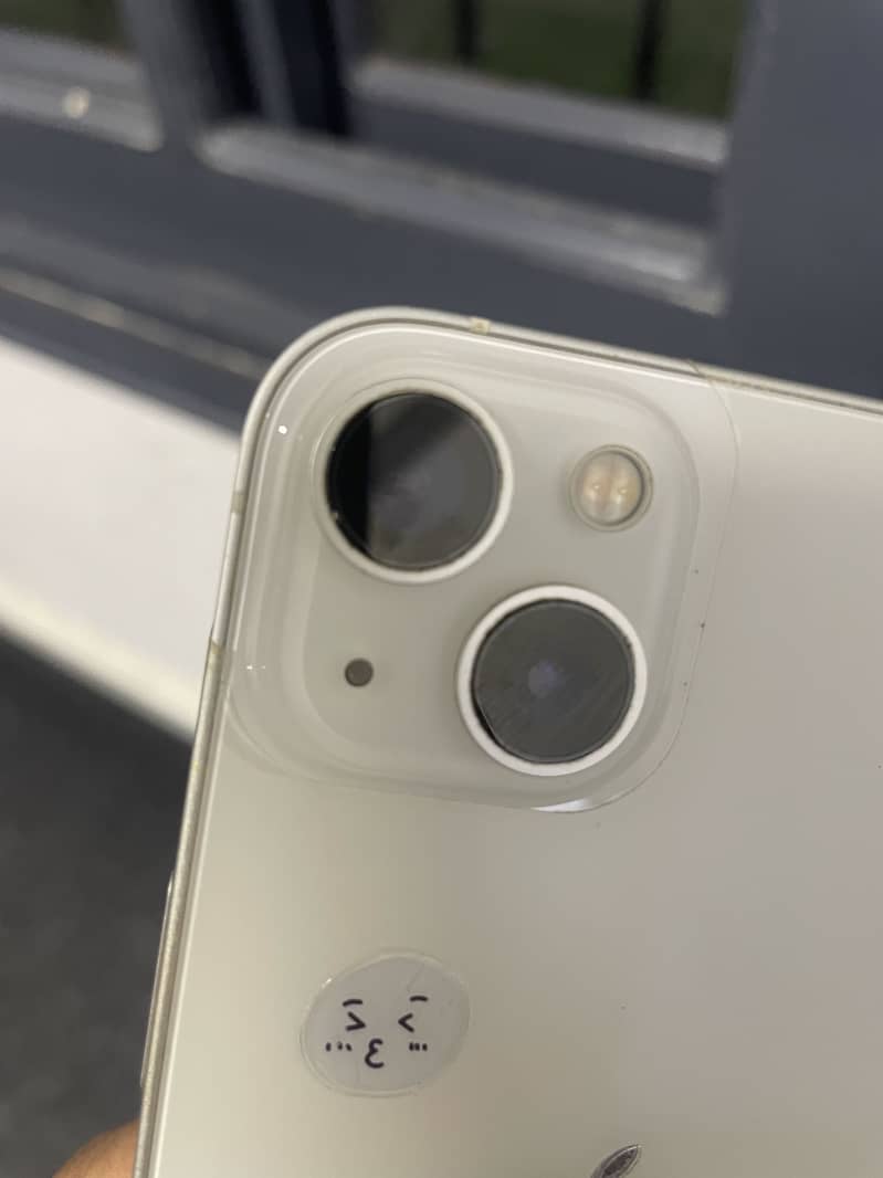 Apple iPhone 13 8