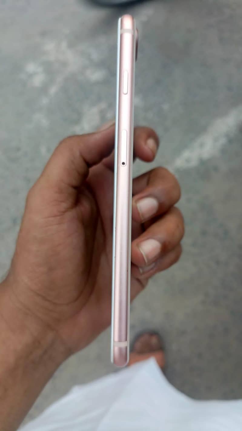 Apple iPhone 8 Plus 1