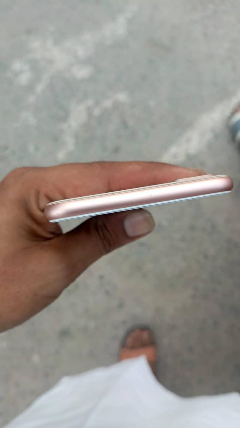 Apple iPhone 8 Plus 3