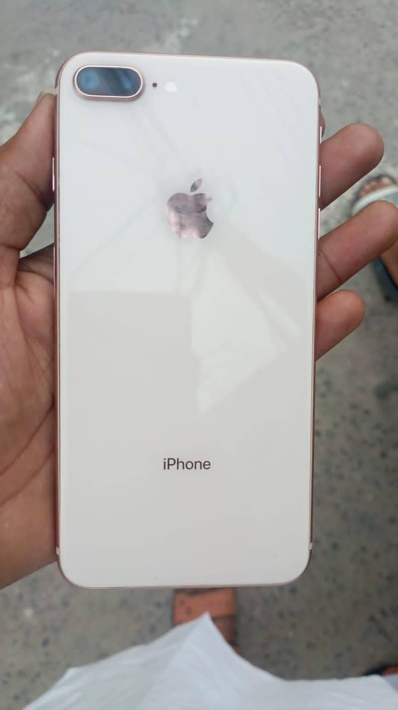 Apple iPhone 8 Plus 4