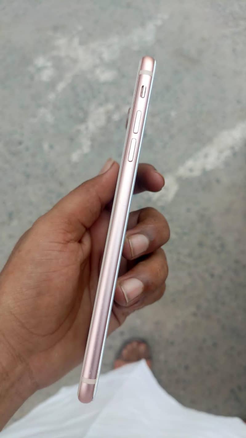 Apple iPhone 8 Plus 6