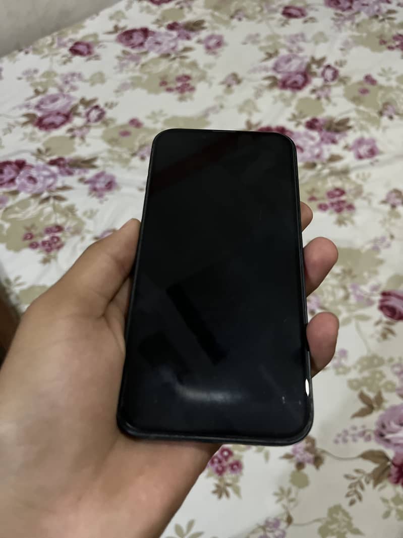 Apple iPhone 13 2