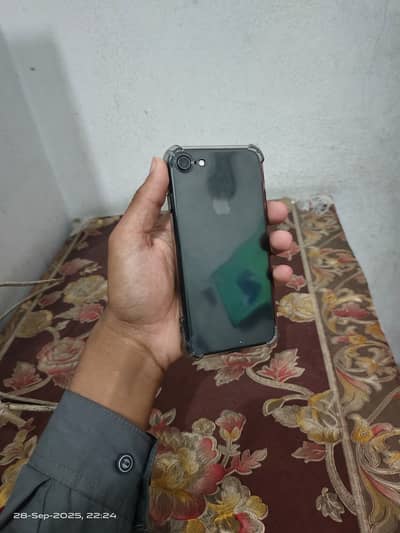 Apple iPhone 7