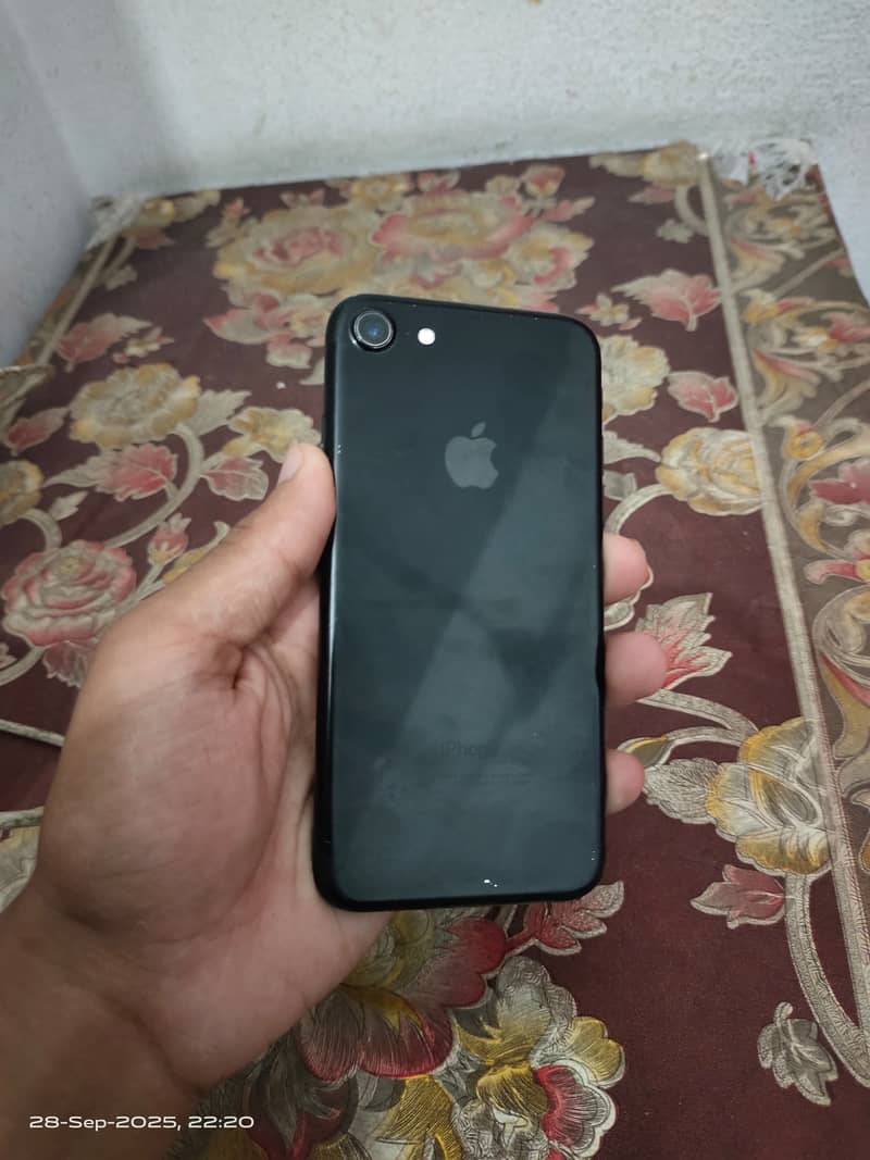 Apple iPhone 7 1