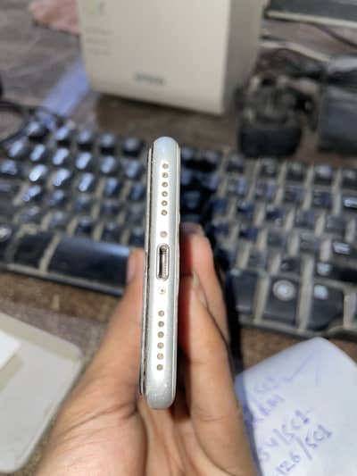 Apple iPhone SE
