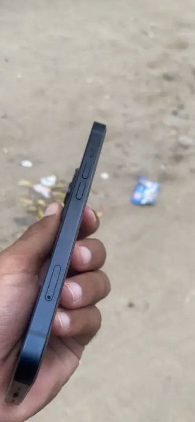 Apple iPhone 13 3