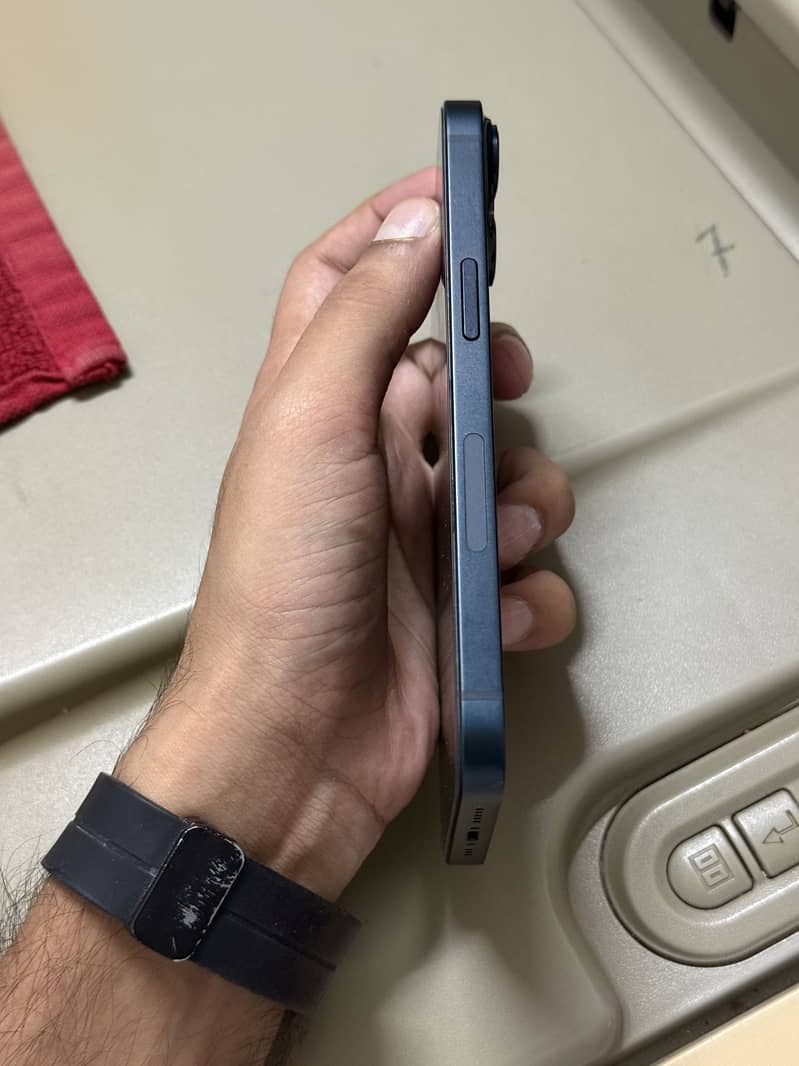 Apple iPhone 14 3
