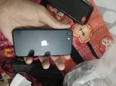 Apple iPhone SE