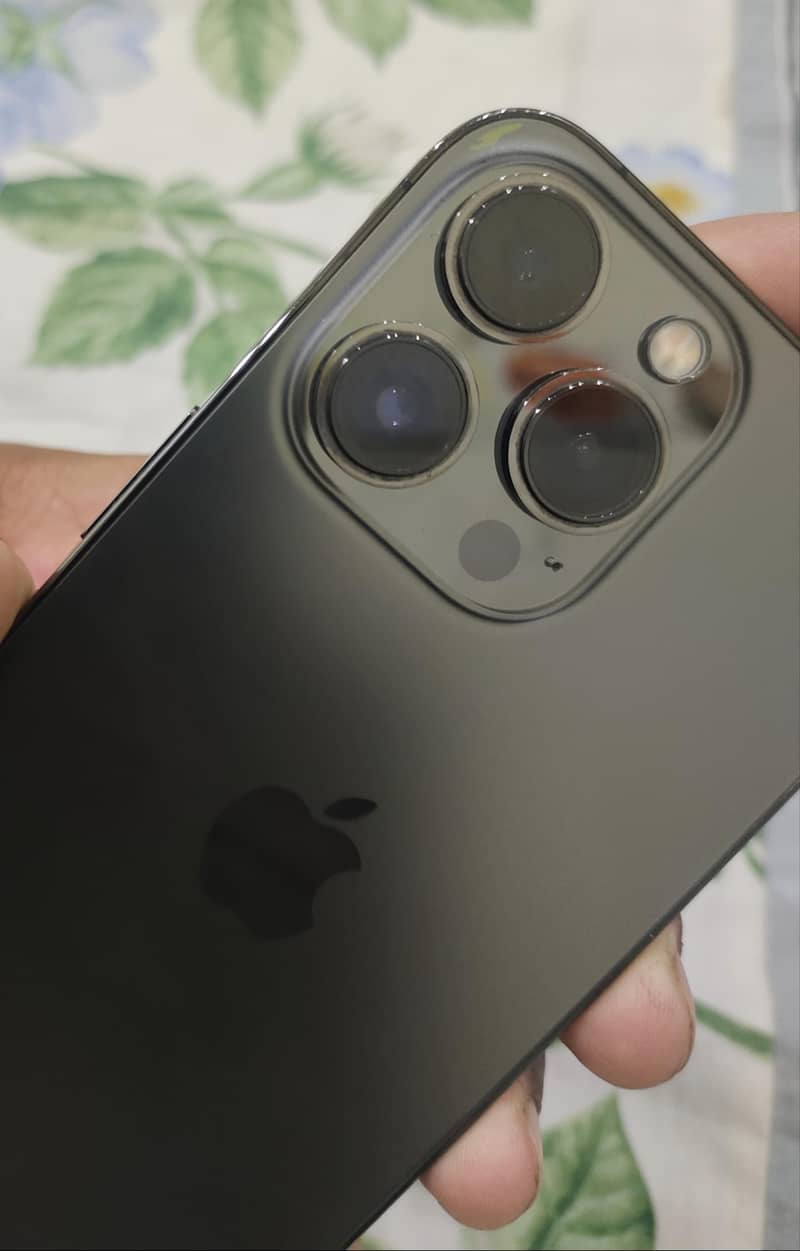 Apple iPhone 13 Pro 3