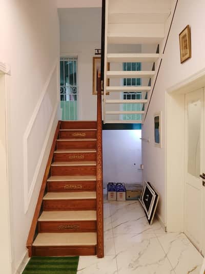 10 Marla House For Sale in Main Cantt