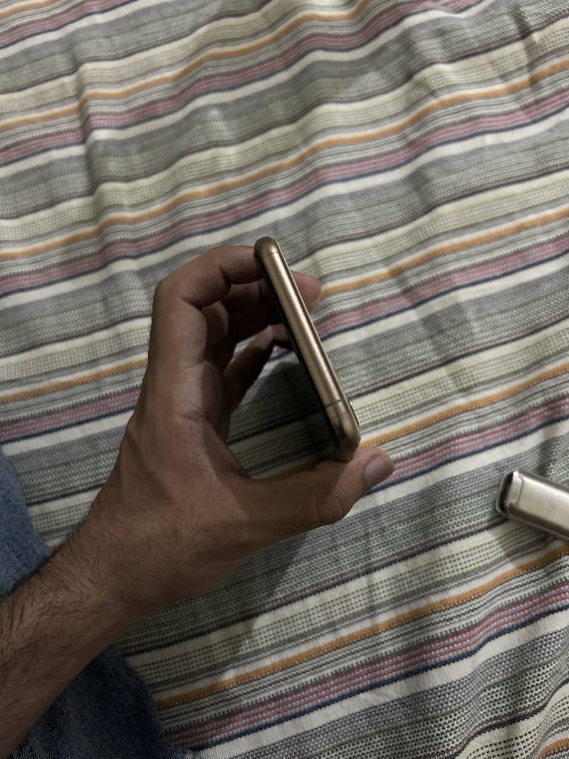 Apple iPhone 11 Pro Max 5