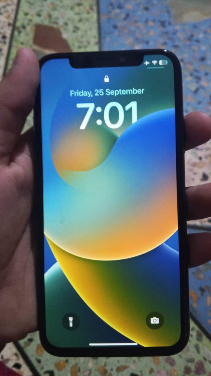 Apple iPhone X 4
