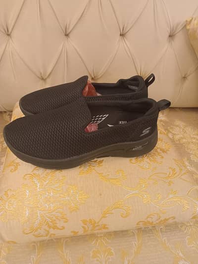 SKECHERS LADIES ARCHFIT 37