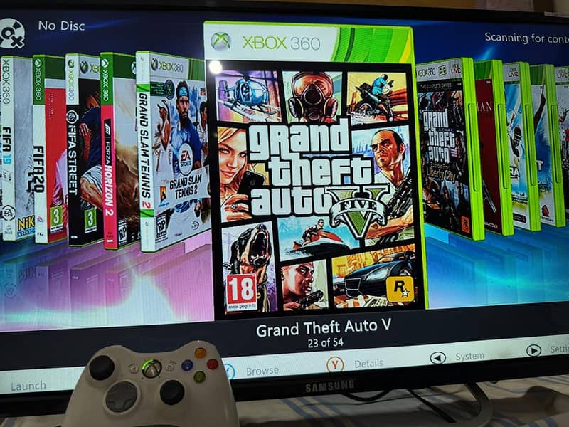 Xbox 360 with original wireless controller 1