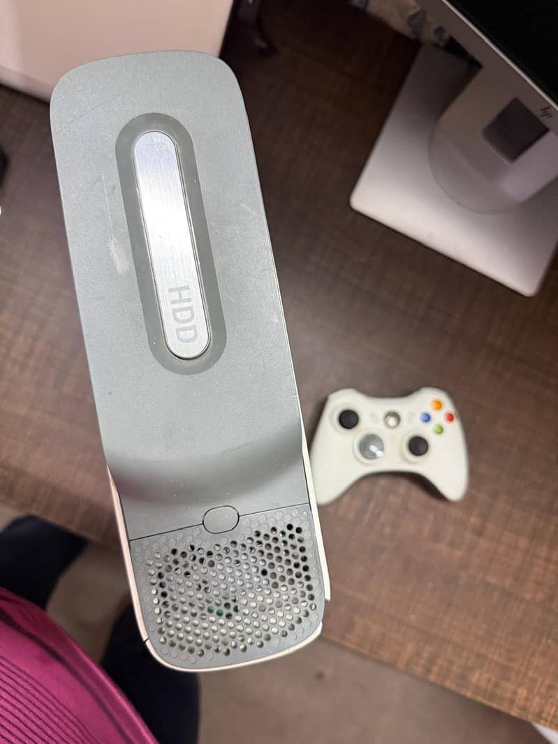 Xbox 360 with original wireless controller 3