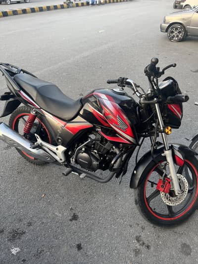 8/10 condition Colour black and red mix
