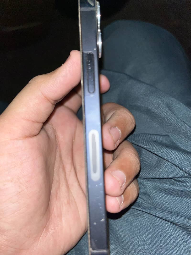 Apple iPhone 12 mini 1