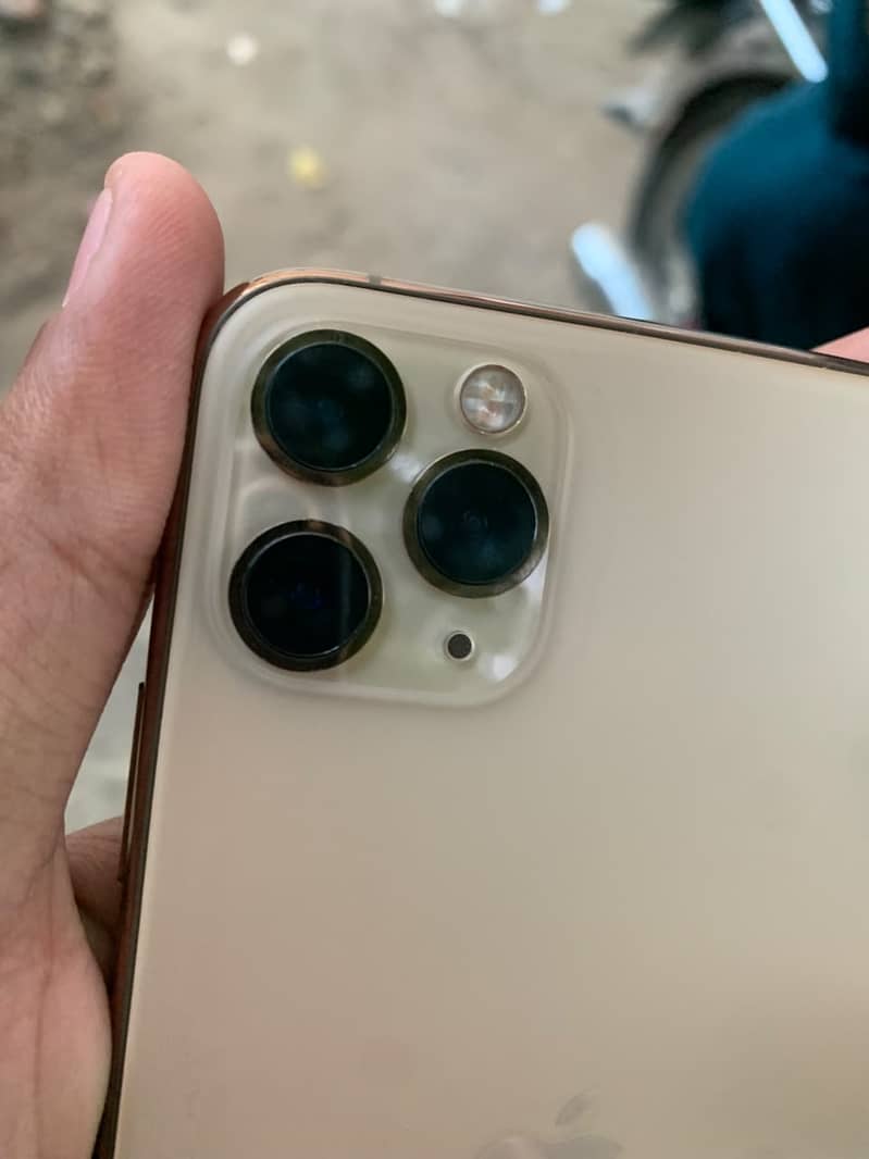 Apple iPhone 11 Pro Max 5