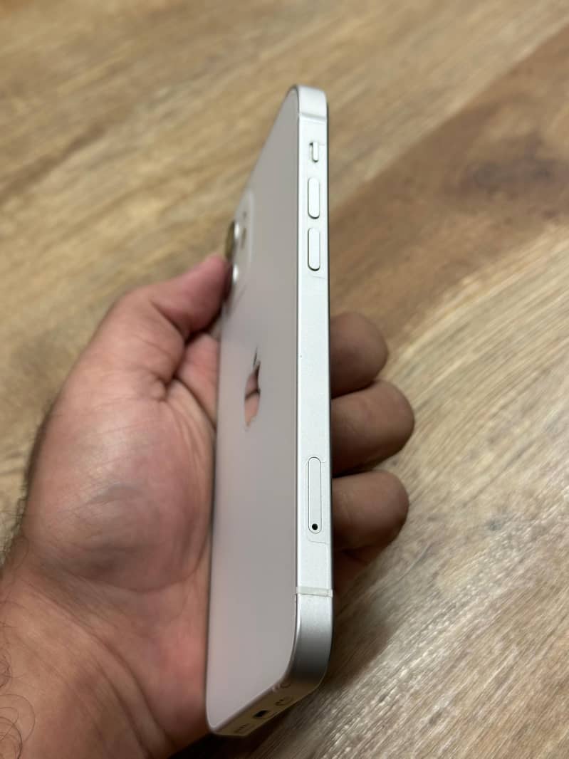 Apple iPhone 12 3