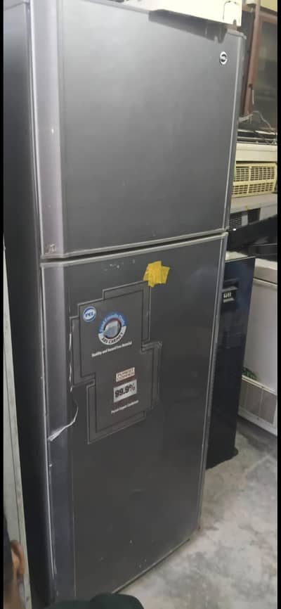 PEL Large fridge slightly used condition 10/0