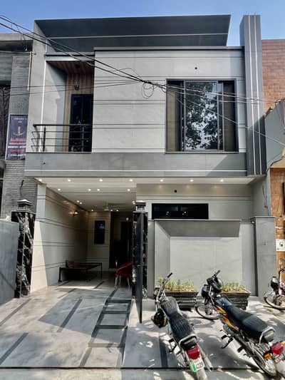 5 Marla Brand New Luxury Modern Style House All Original Picture Direct Meeting Available For Sale In Johar Town Phase 2.
