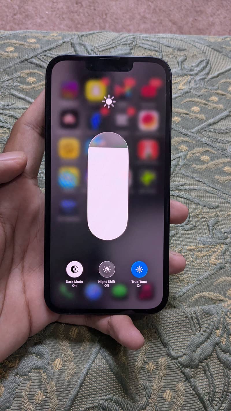 Apple iPhone 13 4