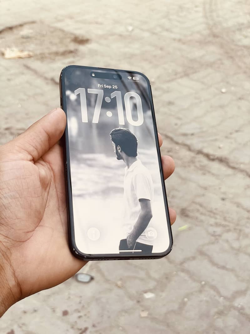 Apple iPhone 16 Plus 2