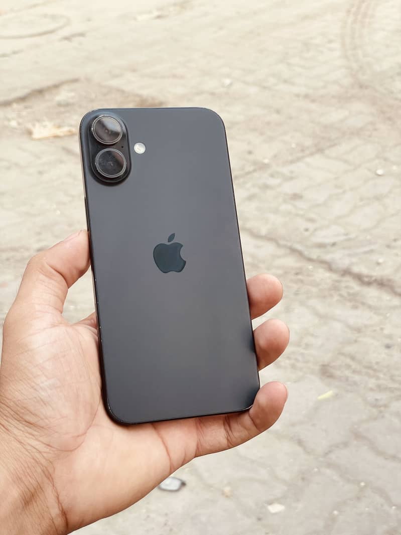 Apple iPhone 16 Plus 3