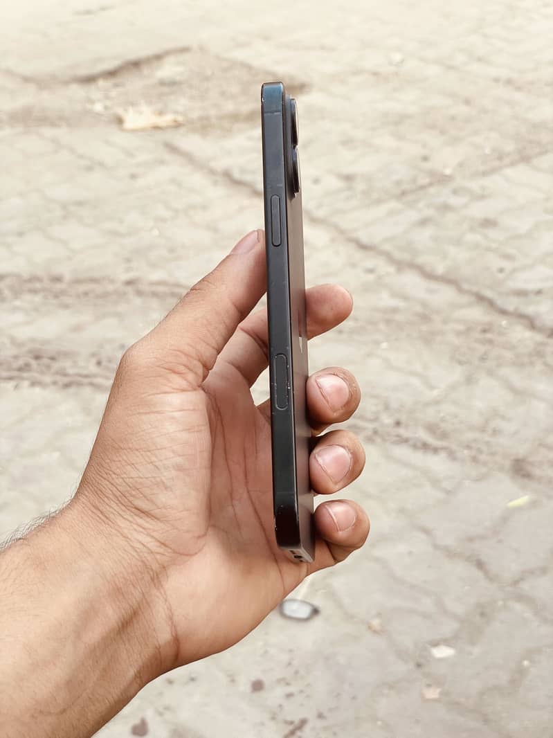 Apple iPhone 16 Plus 5