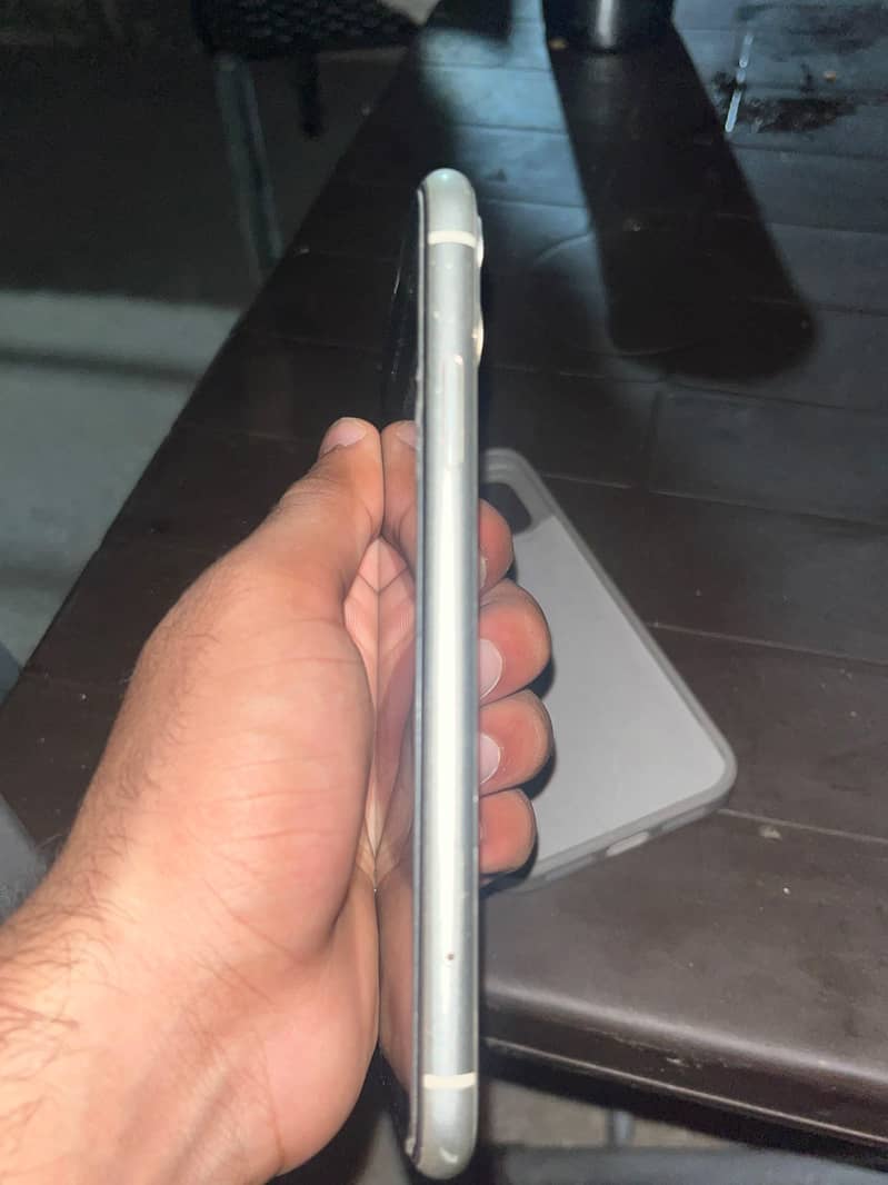 Apple iPhone 11 2