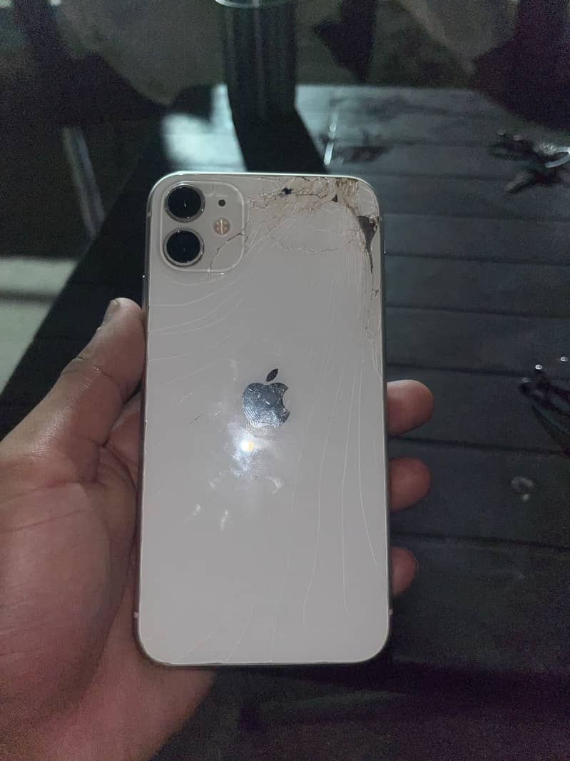 Apple iPhone 11 3