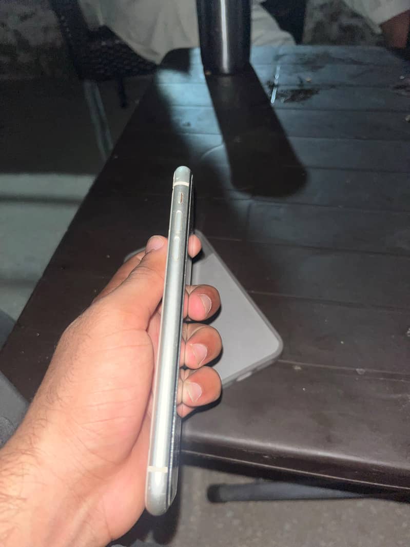 Apple iPhone 11 5