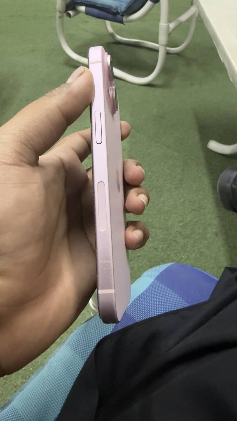 Apple iPhone 15 2