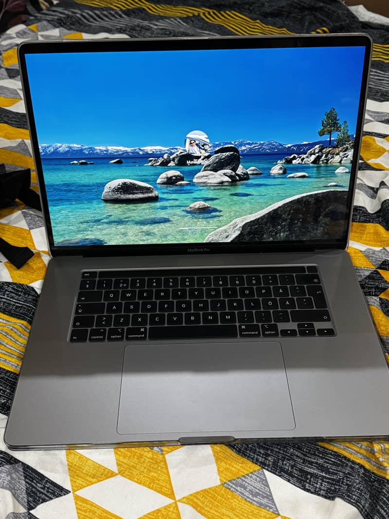MacBook Pro 2019 model 1