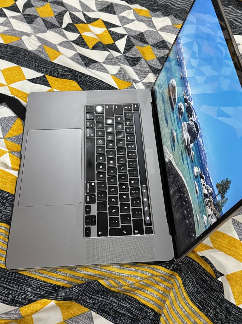 MacBook Pro 2019 model 2