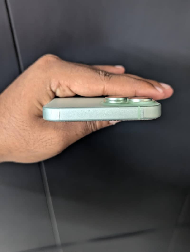 Apple iPhone 15 2