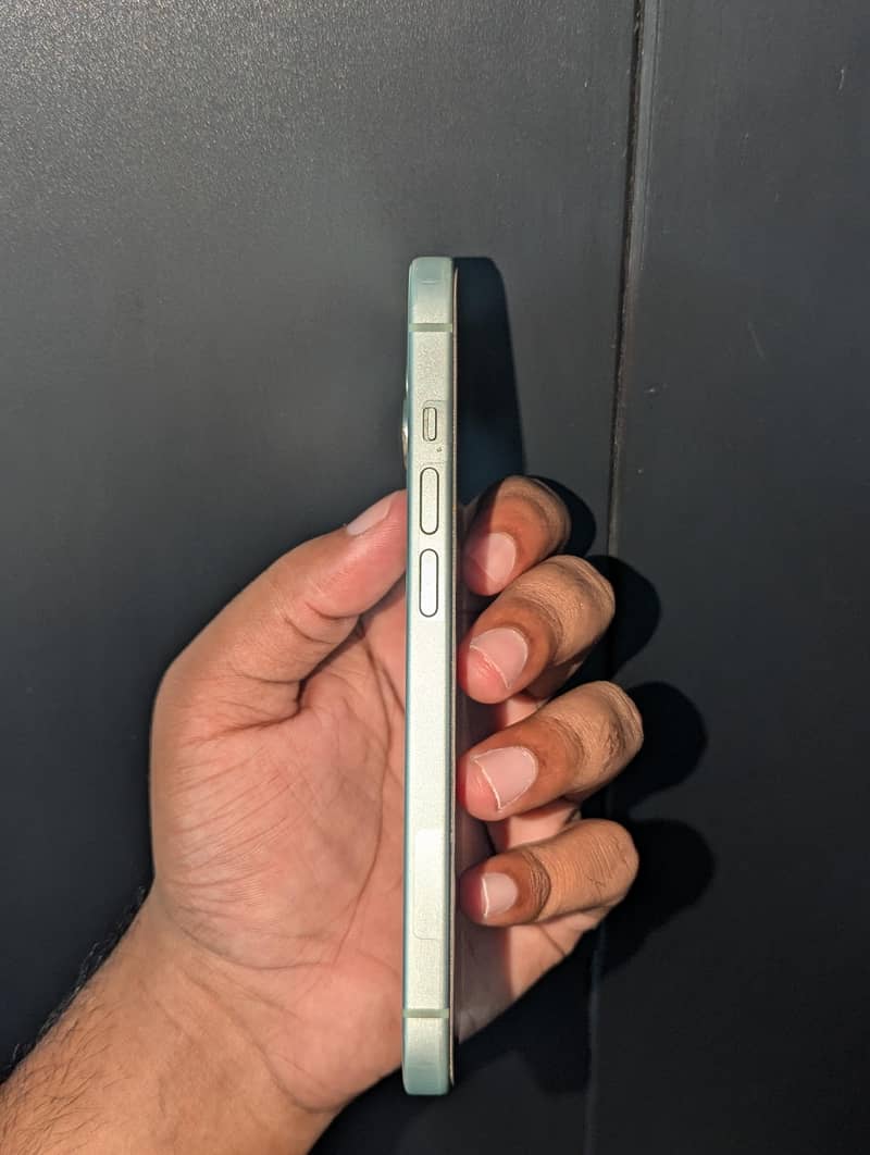 Apple iPhone 15 3